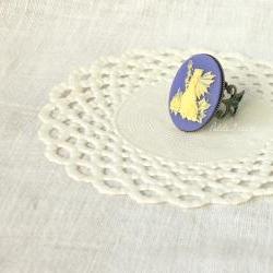 Fairy Anya, fairy Cameo ring in cream white and lavender lilac, vintage style